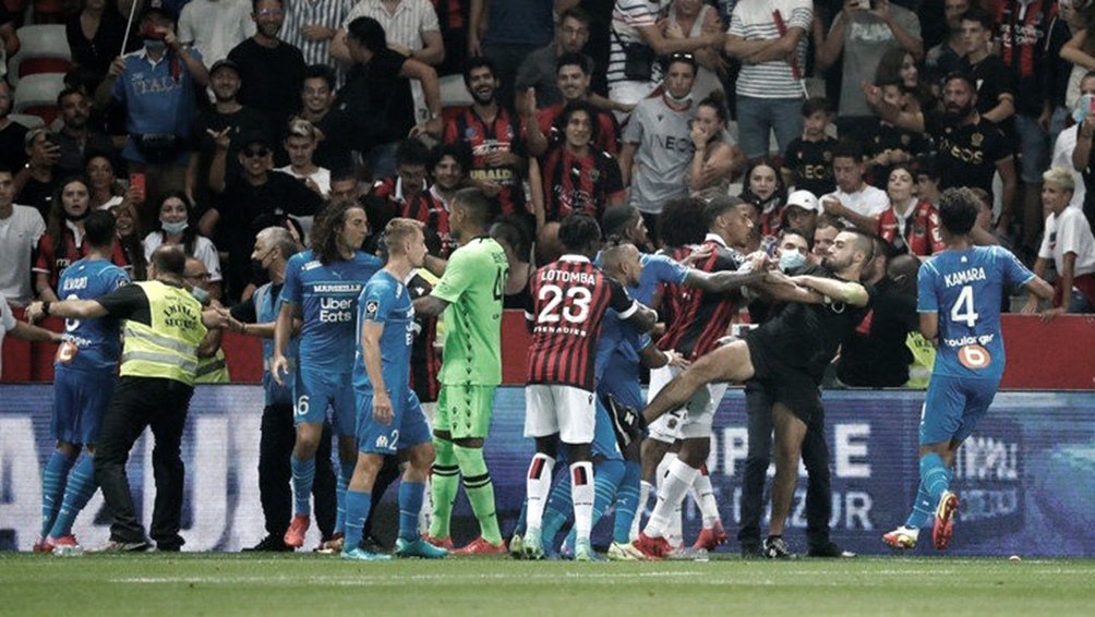 Los incidentes en el bochornoso partido entre Niza y Olympique. 