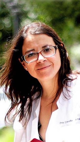 Claudia Cortés, infectóloga chilena.