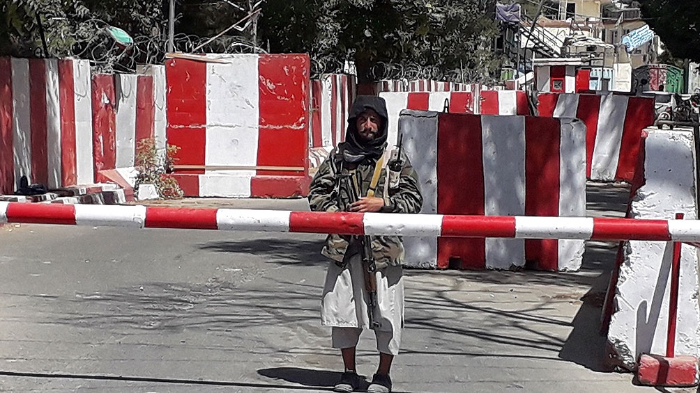 Los talibanes siguen avanzando y tomando ciudades en Afganistán