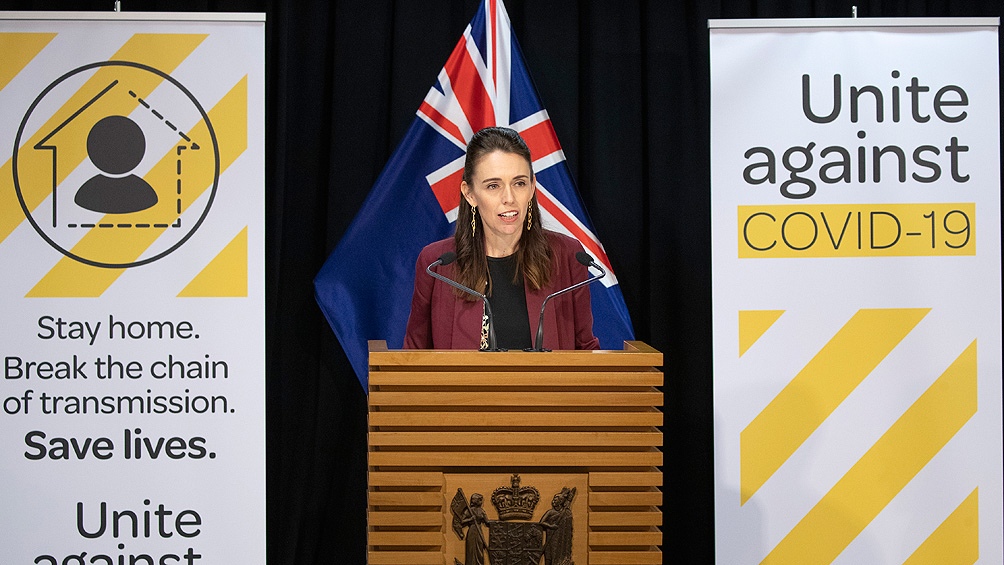 El Gobierno de la primera ministra Jacinda Ardern planteó las dificultades para eliminar el virus, tal como se habían propuesto.