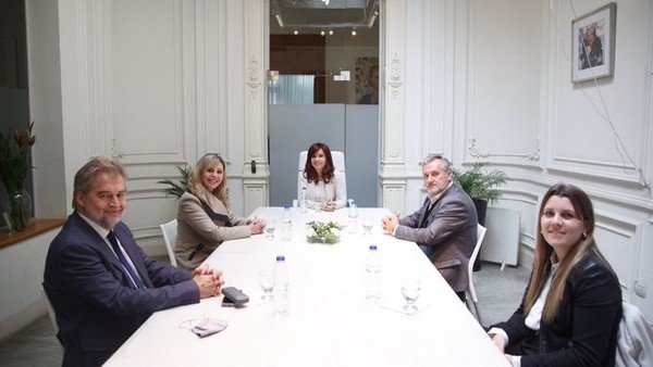 Por el pragmatismo electoral de Cristina, La Cámpora se encamina a sacrificar bancas en el Senado