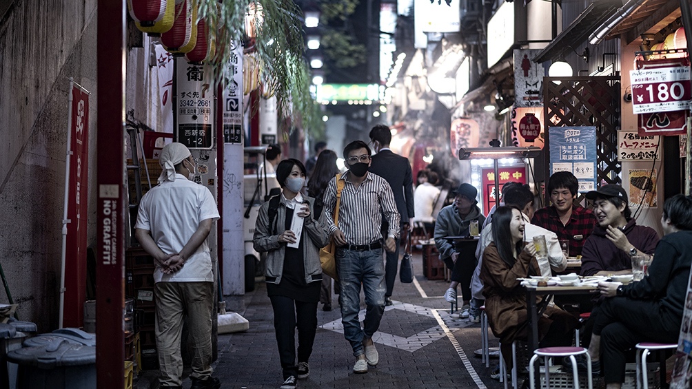 Japón reportó más de 9.500 positivos, sumando un total de más de 893.000 casos, con 15.000 muertes.