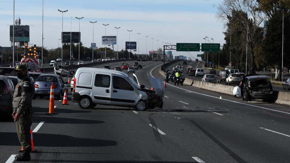 El siniestro vial se produjo en el kilómetro 15,5 del Acceso Norte