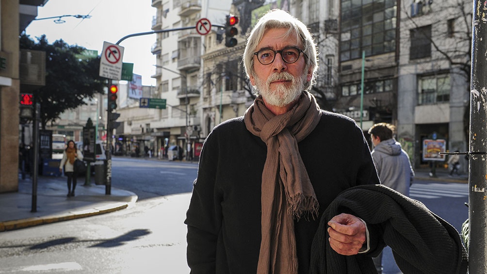 Grassi pasó las últimas dos décadas entre Roma y Kabul, donde dirigía medios de comunicación y capacitaba trabajadores.