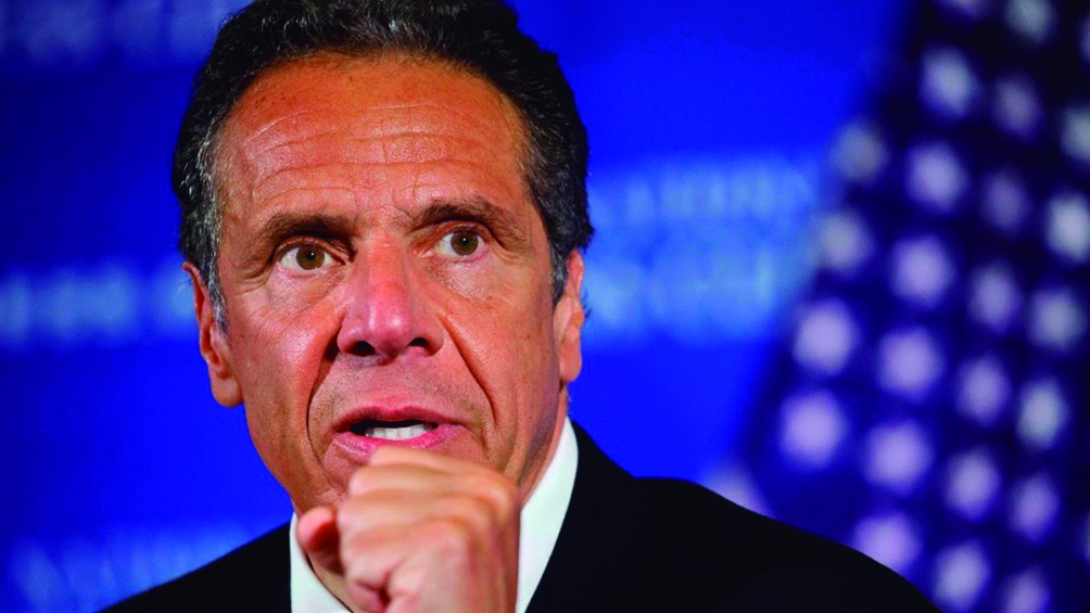 La mujer acusó a Andrew Cuomo de haber tocado sus senos en la residencia oficial.