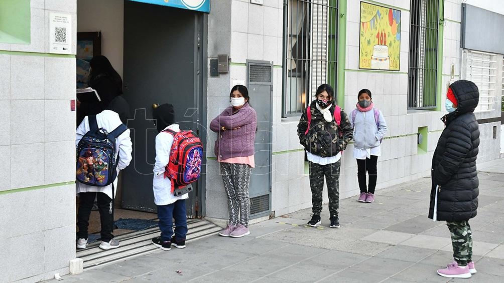 El gobierno de la Ciudad de Buenos Aires indicó que "la burbuja es el aula". Se sumarán también la Educación Especial y el Nivel Superior no Universitario. Cada estudiante tendrá un lugar fijo en el salón de clases. (Foto: Paula Ribas)