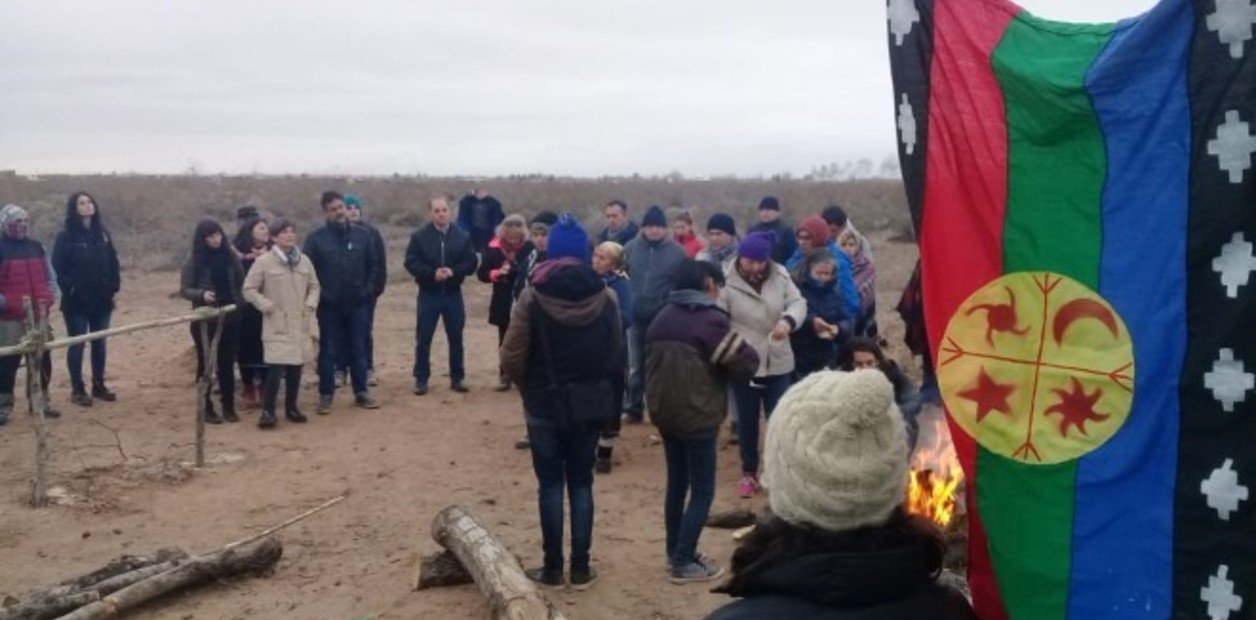 Frederic guarda silencio: Mapuches impediran libre circulacion e ingreso a un exclusivo club y reclaman derecho a tierras en Neuquén