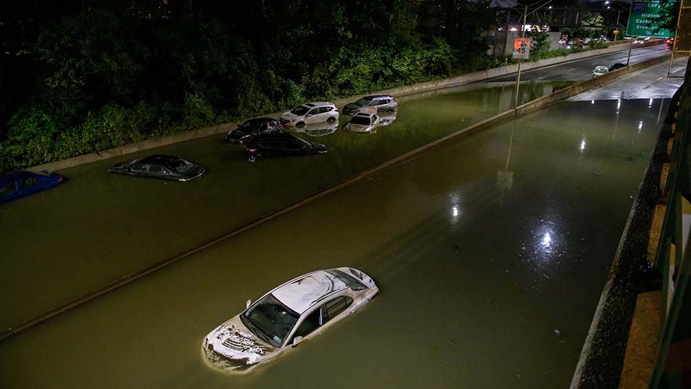 La gobernadora y el alcalde de Nueva York declararon estado de emergencia.