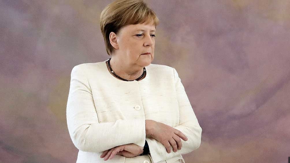Angela Merkel propuso dialogar con los talibanes para evacuar a más gente de Afganistán.