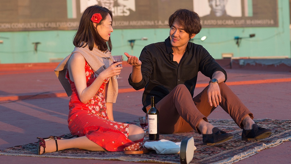 "Blues de año nuevo", de Hong Ji-young , una comedia romántica que incluye escenas filmadas en Buenos Aires y las Cataratas del Iguazú.