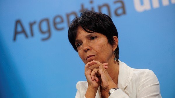 Denuncian y piden la renuncia de la titular de la AFIP por el escándalo con Oil Combustibles