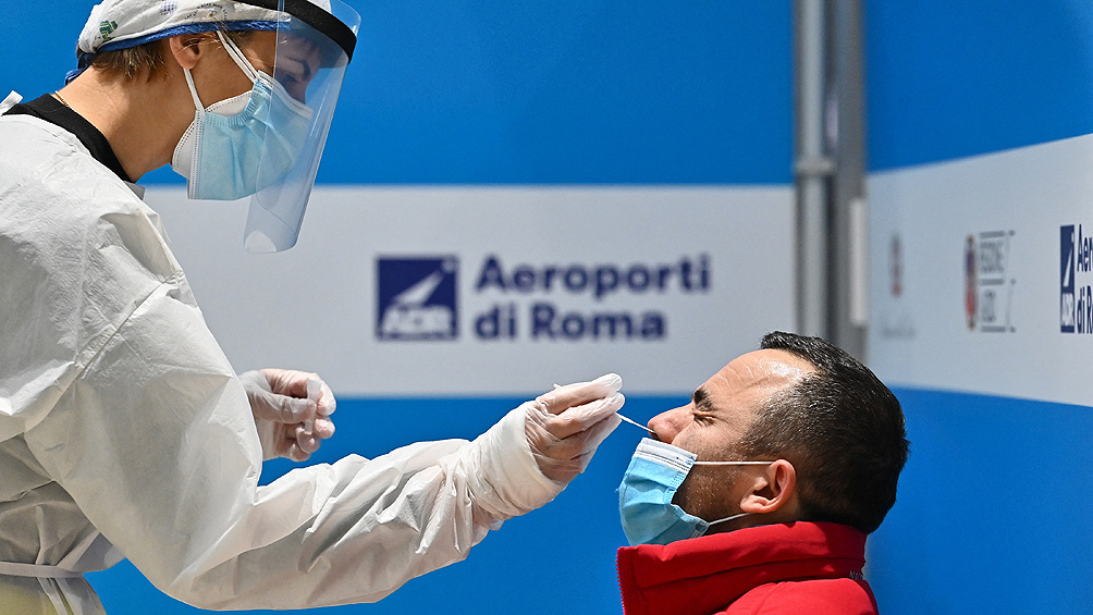 El ente regulador europeo decidirá si avala una tercera dosis anticovid en mayores de 16