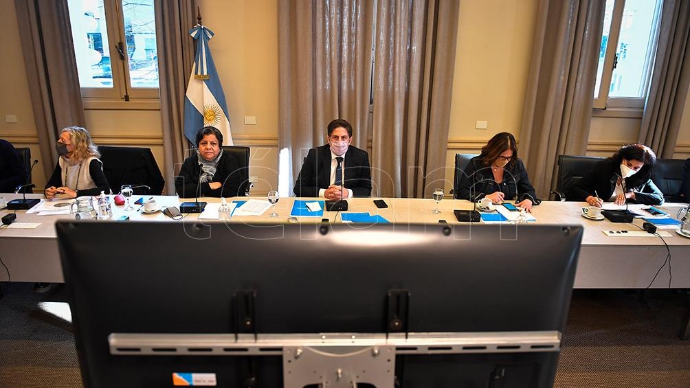 El programa "Acompañar: Puentes de Igualdad", busca asegurar la permanencia en las aulas y promover el regreso. Foto: Víctor Carreira.