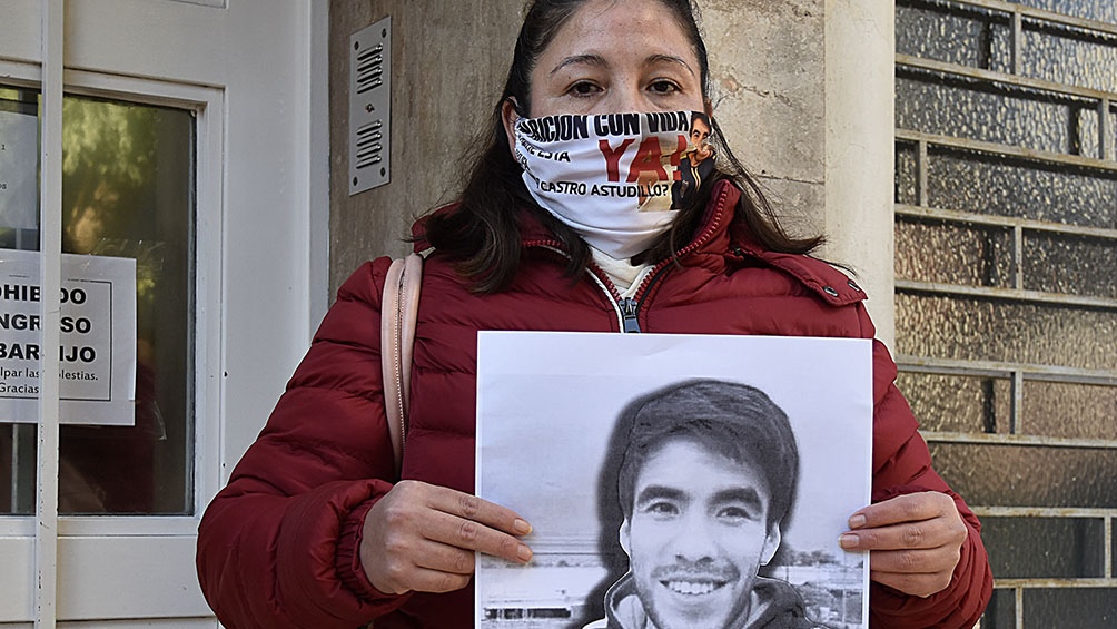La familia de Facundo (en la foto, su madre Cristina) sospecha que el joven fue víctima de una desaparición forzada de la que participaron al menos cuatro policías de la provincia.