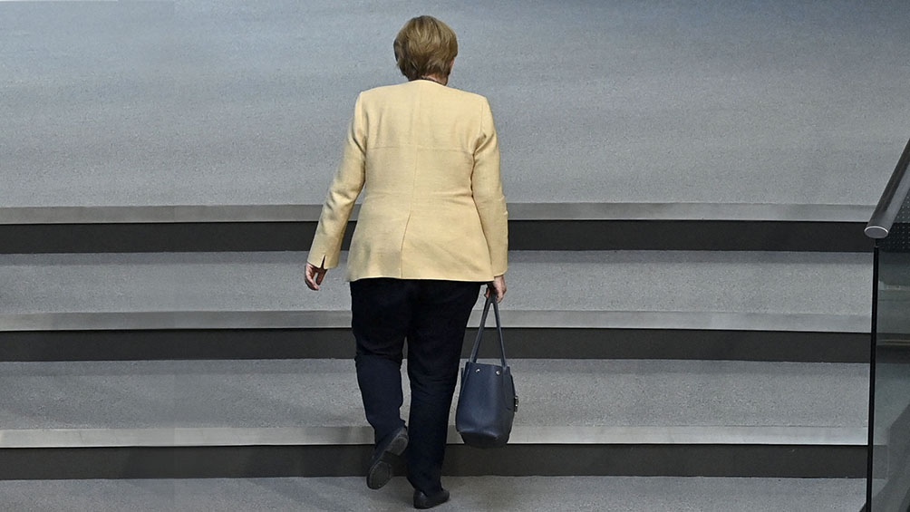 Merkel se irá tras 16 años