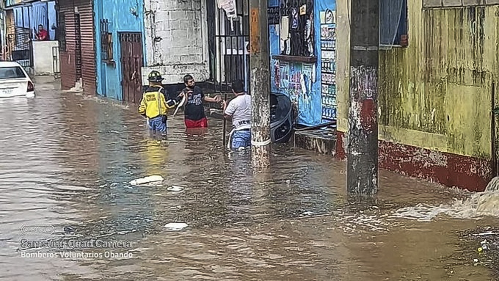 Las fuertes precipitaciones destruyeron 12 puentes y dos carreteras.
