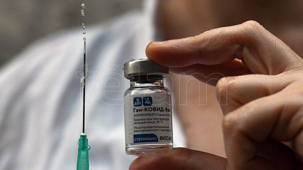 Los mayores títulos de anticuerpos neutralizantes frente a Delta se alcanzan en el grupo de personas vacunadas con dos dosis de Sputnik V