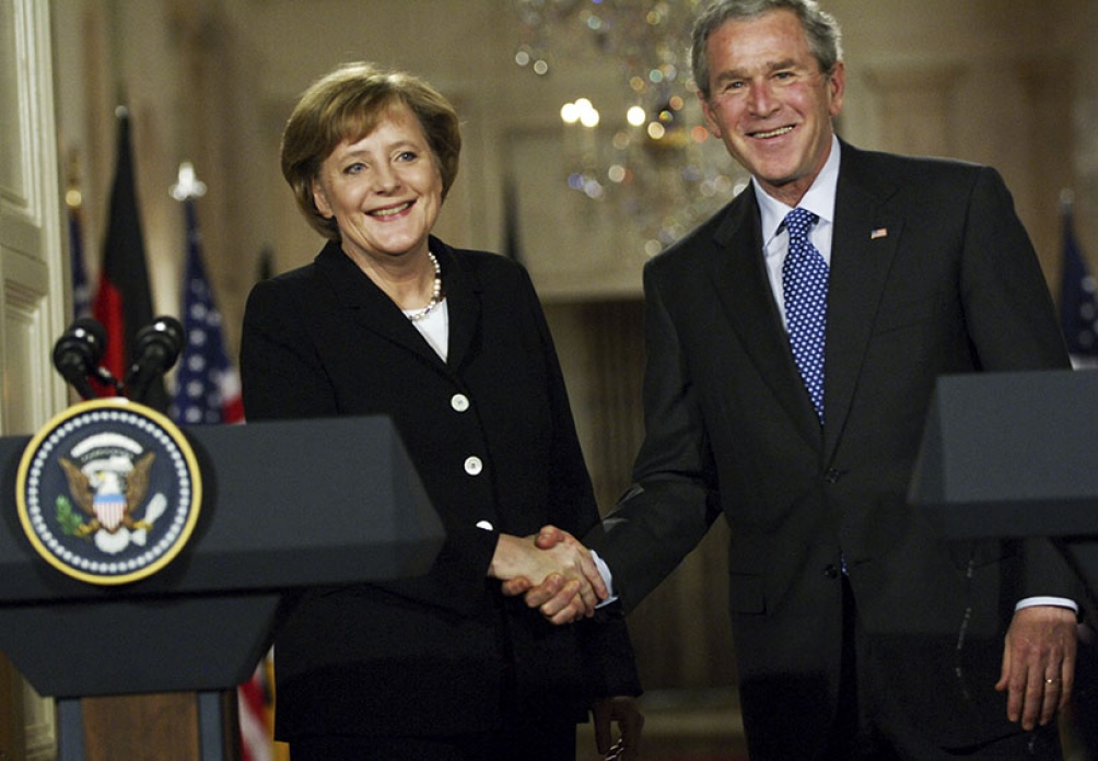 La sencillez y la facilidad para relacionarse con otros mandatarios beneficiaron a Merkel. Foto: AFP.