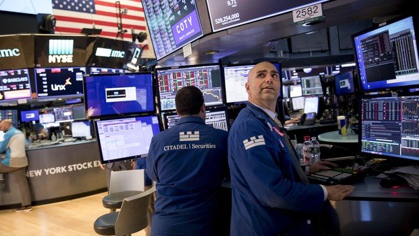 Mientras caen los bonos y las acciones, el riesgo país vuelve a subir y se ubica en 1522 puntos básicos