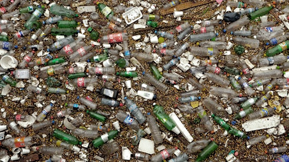 Producir plástico y su contaminación le costó al mundo 3,7 billones de dólares en un año.