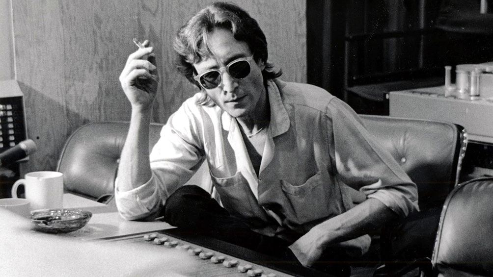 Lennon se ocupó de generar gran cantidad de material fílmico en torno de la grabación de "Imagine": el exBeatle, sin duda, era consciente de estar dando luz a una obra que trascendería en el tiempo. 