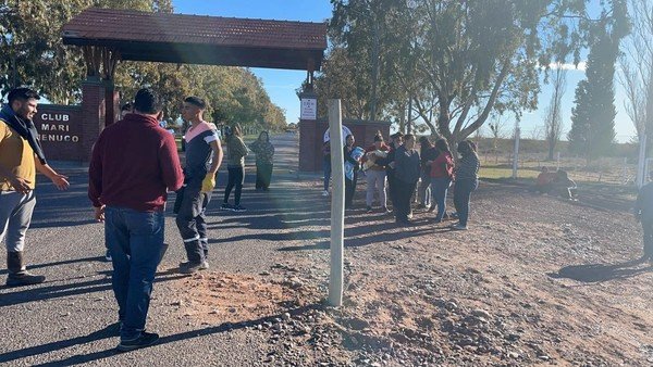 Una comunidad mapuche bloqueó el acceso a un club de Neuquén y amenaza con decidir quién puede ingresar