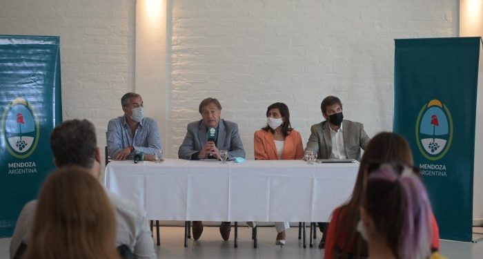 “Acá el Estado no invierte en planes, invierte en emprendedores”, dijo Suarez al presentar el Plan Semilla