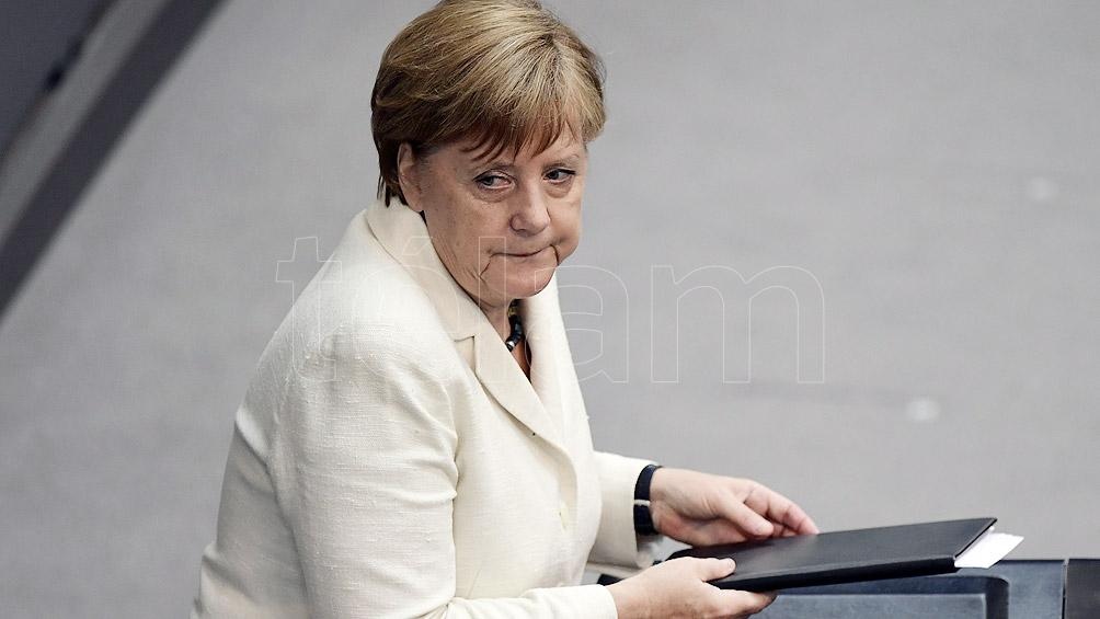 Por el momento, Merkel permanecerá en el cargo como canciller en funciones.