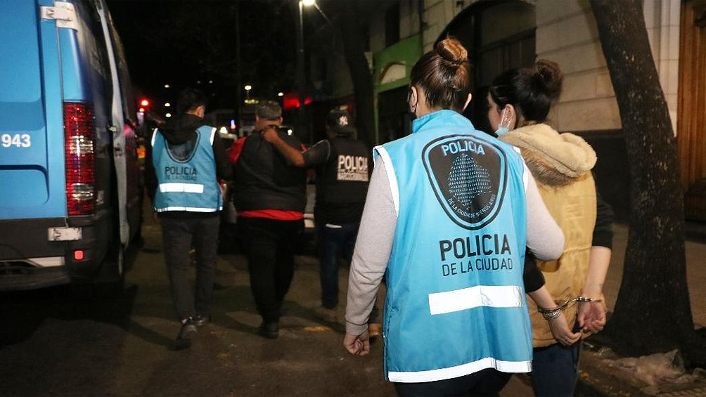 Cayeron “Los Reyes de Constitución”: tenían un bar con venta de drogas