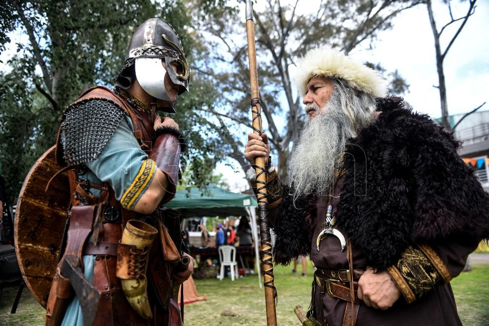 La selección nacional del Historical Medieval Battle International Association (HMBIA) participó en los mundiales de Serbia y Ucrania..(Foto: Fernando Gens)