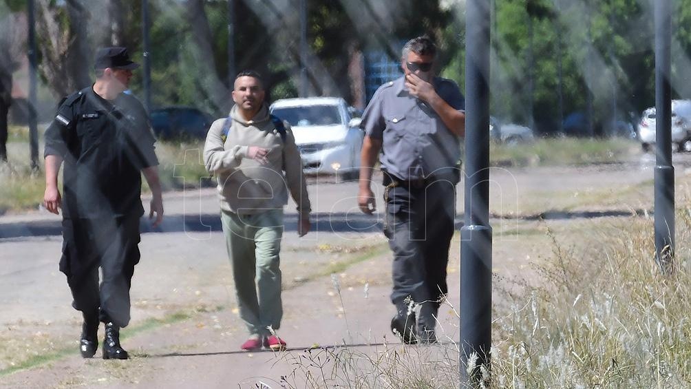 Fabián Tablado, cuando recuperó la libertad en febrero de 2020. Ahora está detenido en la Unidad 46 de San Martín por violar dos restricciones perimetrales. Fabián Tablado, cuando recuperó la libertad en febrero de 2020. Ahora está detenido en la Unidad 46 de San Martín por violar dos restricciones perimetrales.