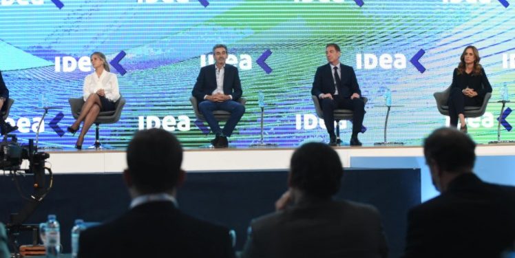 Desfile de candidatos en IDEA: Hotton y Espert los más aplaudidos, guiños de Santilli al empresariado