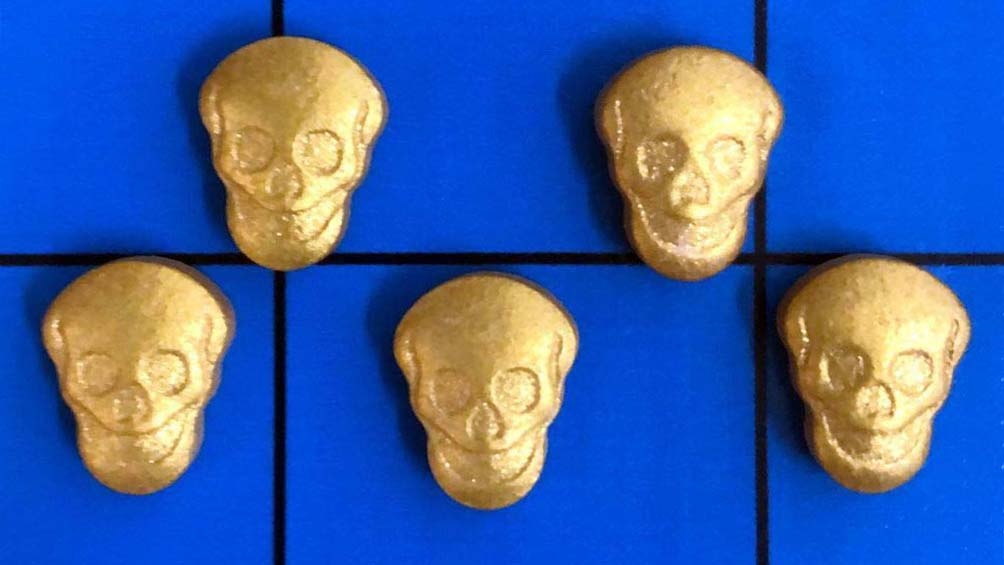 Pastillas de éxtasis con forma de calavera incautadas por las autoridades.