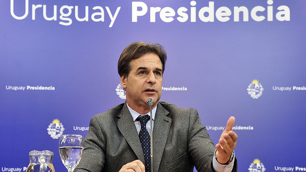 Luis Lacalle Pou, con quien la derecha volvió al poder en su país tras 15 años de gobiernos progresistas, afirmó que China había aceptado iniciar estudios de factibilidad de un TLC con Uruguay. Foto: AFP