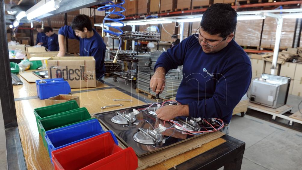 El uso de la capacidad instalada en la industria fue de 64,4% en agosto, informó el Indec