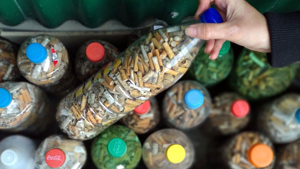 Una sola colilla de cigarrillo tiene el potencial de contaminar entre 50 y 1000 litros de agua dulce.