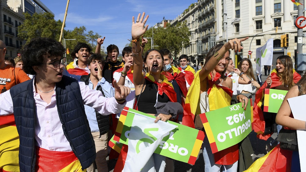 España celebró su fiesta nacional con la vuelta del desfile militar y abucheos al presidente Sánchez. (Foto: AFP)