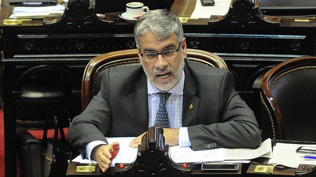 Feletti, un contador, docente y con experiencia en gestión pública