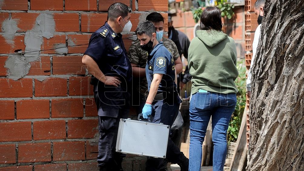 El personal de la fiscalía realizó pericias en el lugar del hecho. Foto: Osvaldo Fanton. 