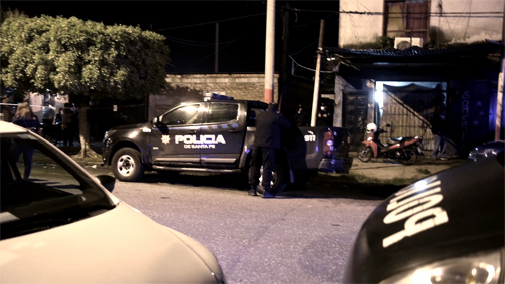 La joven de 21 años asesinada en el interior de una vivienda de Rosario en la que se hallaba junto a su hijo de 3 años cumplía arresto domiciliario.