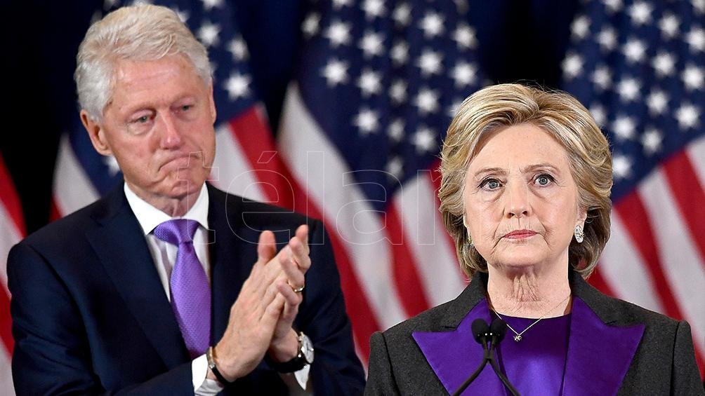 Bill Clinton fue acompañado por su mujer, Hillary Clinton. 