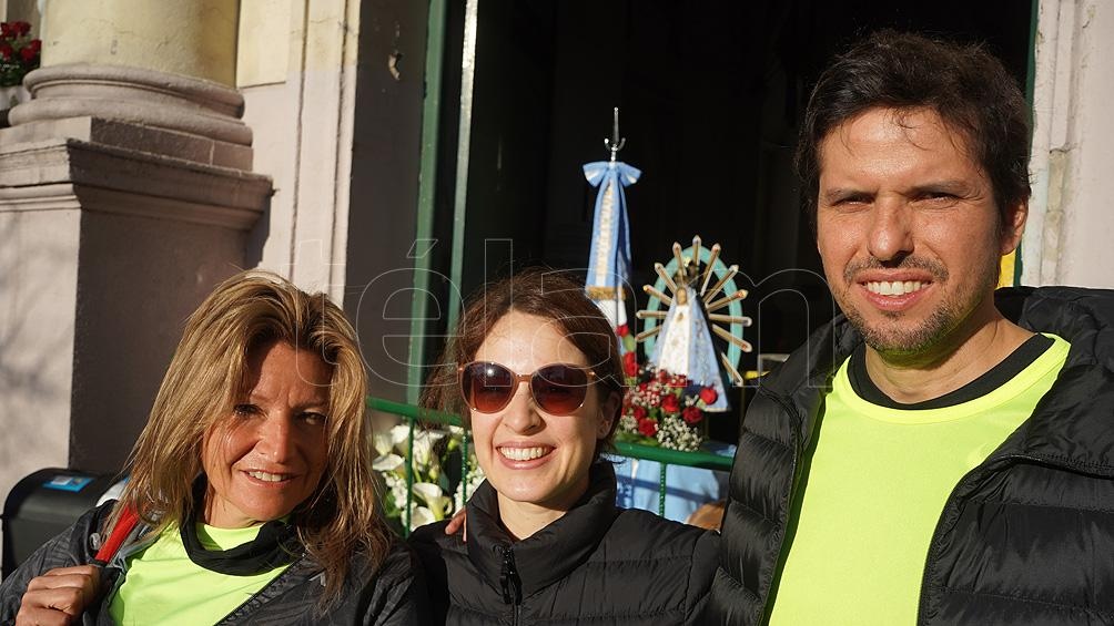 Pasadas las 8, la imagen partió desde la iglesia de San Cayetano, en el barrio porteño de Liniers. Pasadas las 8, la imagen partió desde la iglesia de San Cayetano, en el barrio porteño de Liniers.