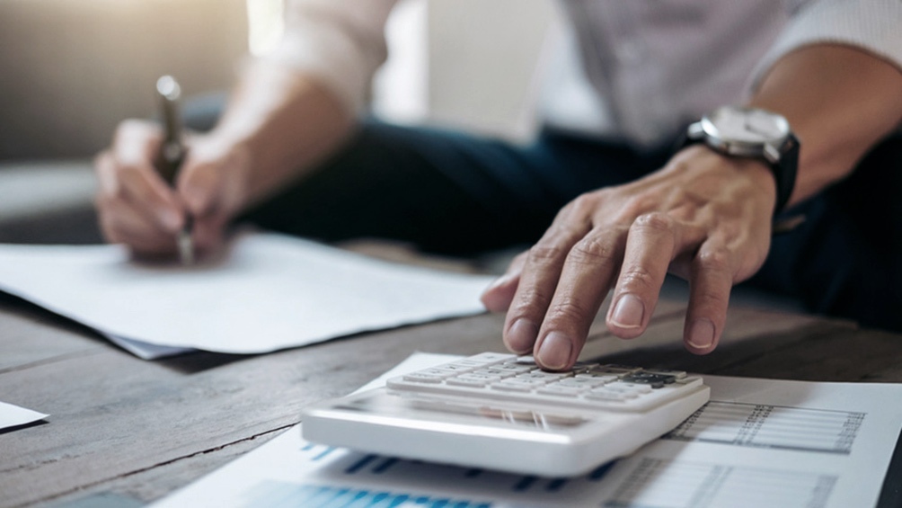 Las cuotas a abonar serán mensuales, iguales y consecutivas, excepto la primera de ellas, a la que se le sumarán los intereses financieros desde el día de la consolidación del plan hasta su vencimiento.