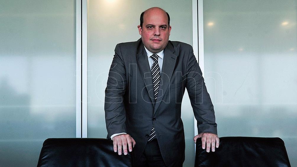 Ceriani señaló que "realizamos 47 vuelos a buscar insumos y vacunas y trasladamos 33.718.575 dosis de vacunas".