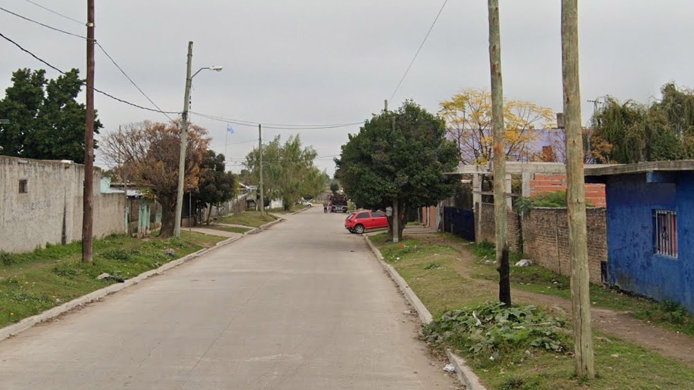 La balacera se produjo en la intersección de Mariano Acosta y Bahía Blanca, en González Catán. Foto Street View.