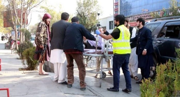 Un comando del ISIS atacó un hospital militar en Kabul: al menos 25 muertos y 40 heridos
