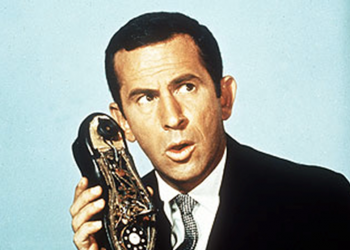 La última del Superagente 86: espiar opositores en la web