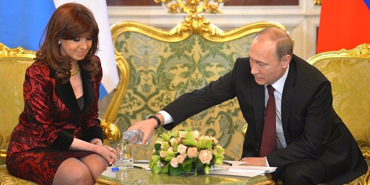 Las operaciones rusas en Argentina desde RT, apoyando a CFK y Mapuches, podrían ser tomadas como injerencia en asuntos internos de nuestro país