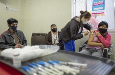 La vacuna argentina contra el coronavirus podría estar lista para la segunda mitad del año 2022