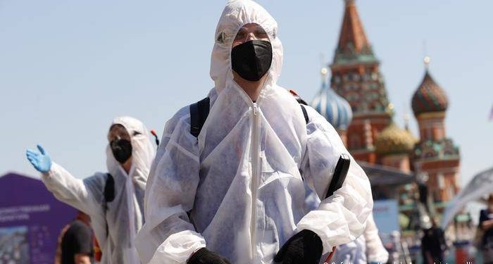 Rusia notifica por tercer día más de 40.000 casos de covid en un mes negro